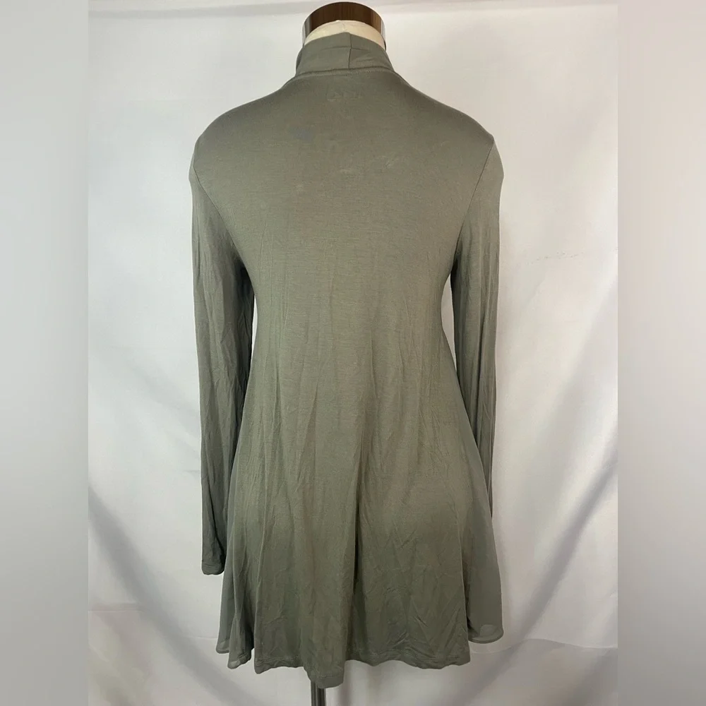 LOGO by Lori Goldstein drapey cardigan, with sheer panels in the sides! Size XS